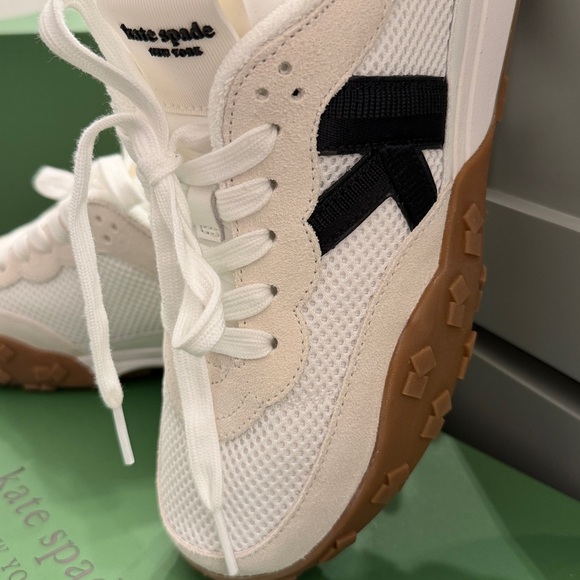 K as in Kate Runner true white mesh shoes in size 8.5 - Picture 3 of 14